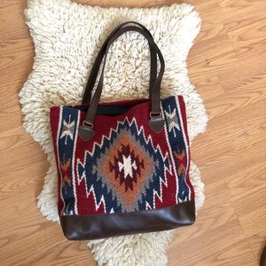 💯 % wool native tote